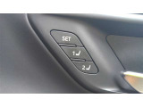 運転席はシートメモリー機能が付いています。