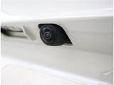 バックカメラが付いているので後方確認が非常にしやすいです。今や運転初心者も熟練者も必須装備!ついていて損はないですね♪