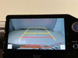 【バックカメラ】あると便利なバックカメラ装備!駐車時に後方がリアルタイム映像で確認できます。立体駐車場や夜間の車庫入れ時に大活躍!運転スキルに関わらず、今や必須となった装備ですね♪