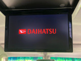 【フリップダウンモニター】大画面モニターで後席でもエンタメをお楽しみいただけます。小さなお子様にも大人気の装備です♪