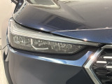 LEDヘッドライトは、点灯の瞬間から最大光量を発揮し、突然暗くなるトンネルなどでの安定感を高めます。