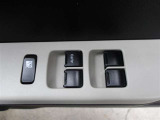 運転席はオートパワーウィンドウ☆窓の全閉全開が自動で出来るので便利ですよ♪