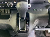 発進時から滑らかに加速する無段階変速のCVTはストップ&ゴーの多い街の中も快適です