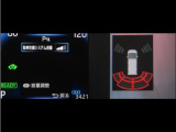 コーナーセンサーを装備。障害物までの距離に応じて警告音を変えてお知らせ。縦列駐車時や駐車場・車庫等での取り回しをサポートします。詳細は販売店スタッフまでお尋ね下さい。