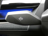 BMW SOSコール:エアバックが展開するような事故が発生した時に、車両に搭載されている通信端末から自動的にBMW SOSコールセンターにSOSコールが発信されます。