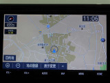 純正ナビを装備。タッチパネル式で使いやすく、お出かけもラクラクです。
