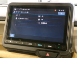 CD、DVD、Bluetooth、AM、FM、AUX、スマートフォン接続ができます。