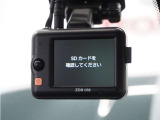◆ドライブレコーダー◆映像・音声などを記録する自動車用の装置です。 もしもの事故の際の記録はもちろん、旅行の際の思い出としてドライブの映像を楽しむことができます。