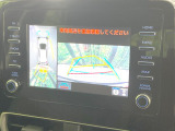 【パノラミックビューモニター】専用のカメラにより、上から見下ろしたような視点で360度クルマの周囲を確認することができます☆死角部分も確認しやすく、狭い場所での切り返しや駐車もスムーズに行えます。