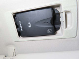 運転席のサンバイザー裏に、ETCをスマートに収納いたします。納車前整備と共に、セットアップもお任せください。
