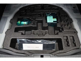 もしもの時のパンク修理キット。空気バルブに薬剤を入れて電動コンプレッサで空気を送り込むだけなので危険な作業や体力が少なくてすみます。ですがあくまで応急処置の為本修理が必要です。