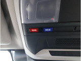 専用ボタンでコールセンターへ接続。状況に応じて緊急車両の要請やロードサービスの取次ぎを行います。重大事故の際は自動的にコールセンターにつながり、緊急車両やドクターヘリを要請します。(要申込)