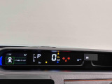 TFTカラ-マルチインフォメ-ションディスプレイ4.2インチの液晶画面に、安全・安心のコンテンツやオ-トエアコンのステ-タスなど、さまざまな運転情報を表示し見やすさにこだわったメ-タ-です♪