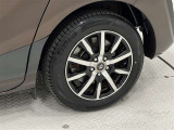 タイヤサイズは185/60R15!社外アルミホイール!残り溝は6ミリ程度です!