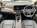 運転席周りの装備がご覧いただけます。展示場では実際にシートに座って確認していただけます。