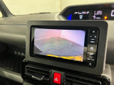 バックカメラ付きで後方の確認がしやすく、駐車が苦手な方でも安心して操作できます。毎日の使い勝手がぐっと良くなりますね