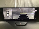 360度モニターは、4つのカメラによる前後左右・俯瞰映像でドライバーからは見えない領域の危険認知をサポート!全周囲の死角を減らし、狭い駐車場や幅寄せ、T字路の進入などの運転の安心感を高めます!