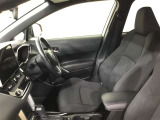 高いホールド性で運転姿勢が安定します。長距離ドライブでも疲れにくいのが魅力です。快適なドライビングライフをお送りください♪