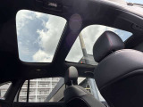 新車保証継承もしく認定中古車保証が付帯され、全国のディーラーで保証修理や点検・車検整備をお受け頂けます。