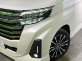 【LEDヘッドライト】悪天候や夜間走行時も良好な視界を確保し安心して運転できる高輝度LEDヘッドライトを装備!点灯速度が早く、消費電力も抑えられています。