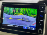 【バックカメラ】駐車時に後方がリアルタイム映像で確認できます。大型商業施設や立体駐車場での駐車時や、夜間のバック時に大活躍!運転スキルに関わらず、今や必須となった装備のひとつです!