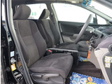 お車選びをお楽しみ頂けるよう、在庫車の展示スペースを十分に確保しております。