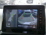 【アラウンドビューモニター】空から見下ろした映像がナビ画面にて確認可能です。駐車もラクラクですよ♪