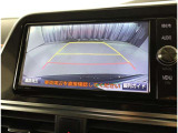 バックガイドモニターで、後方を確認しながら安心して駐車することができます。運転初心者も熟練者も必須の機能ですよ!