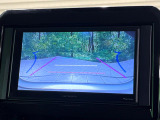 【バックカメラ】駐車時に後方がリアルタイム映像で確認できます。大型商業施設や立体駐車場での駐車時や、夜間のバック時に大活躍!運転スキルに関わらず、今や必須となった装備のひとつです!