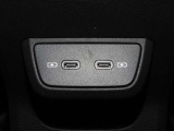 ☆後席に充電用USBポート(タイプC)搭載☆