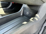 センターコンソールにHDMI接続がついております♪