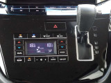 【オートエアコン】運転席と助手席の設定温度をそれぞれ独立して調整できるエアコン独立温度調整機能が搭載されております♪