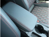 Audi正規ディーラーが高品質をお約束。高度な訓練・教育を受けたAudi専任メカニックが、100項目にもおよぶ精密な点検を実施いたします。すべてをクリアしたAudi車だけが、あなたのお手元に届けられるのです。