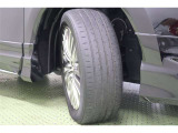 タイヤサイズ 225/55R19。