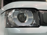 LEDヘッドライトは、点灯の瞬間から最大光量を発揮し、突然暗くなるトンネルなどでの安定感を高めます。