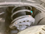 お車を安心してお乗りいただく為には、足回りの定期点検が欠かせません。サービスサポート(有償保証)では無料点検もご提供しており、安心のカーライフをお過ごしいただけるサポート体制が整っています。