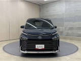 お車購入のポイントとなるフロントマスクです。上質で迫力あるデザインですね☆☆