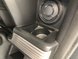 【ドリンクホルダー】こちらにドリンクホルダーがついています!
