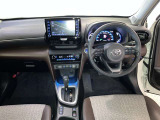 運転席周りのレイアウトをご覧ください。ナビゲーションが綺麗に装着されすっきり収まってますね!