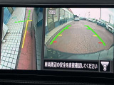 左サイドカメラとフロントカメラ運転席から死角となりやすい車両左前部分や前方部分もバッチリ見えます♪