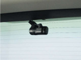◆リアにもドライブレコーダーを装備しております◆映像・音声などを記録する自動車用の装置です。もしもの事故の際の記録はもちろん、旅行の際の思い出としてドライブの映像を楽しむことができます。