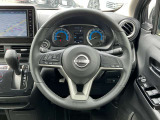 ハンドルは軽やかに回り、気持ちよく運転が出来ます。