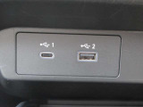 USBソケットも付いてスマホの充電など様々な用途に使用でき便利です
