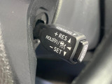 【レーダークルーズコントロール】高速道路での長距離走行が楽に!!自動で速度を保つクルーズコントロールが、衝突軽減システムと連携し、前方の車両を感知して車間を保つように速度調節してくれます!!