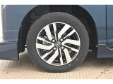 【アルミホイール】純正なので車に似合うデザインになっています。スタッドレスタイヤもご相談下さい。
