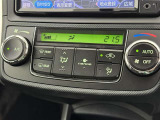 オートエアコンで快適な室内です。