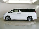 【ロングラン保証】全車ロングラン保証付き!1年間、走行距離無制限で約60項目、5000部品が対象となります。さらに有料で最大3年まで期間を延長することもできます。