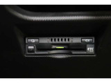 高速道路走行の料金所をノンストップで通過できるETCを装備!※ ETCカードのお申し込みも当社にお任せ下さい!