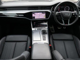 Audi正規ディーラーが高品質をお約束。高度な訓練・教育を受けたAudi専任メカニックが、100項目にもおよぶ精密な点検を実施いたします。すべてをクリアしたAudi車だけが、あなたのお手元に届けられるのです。