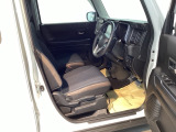 フィット性も良く、楽な運転姿勢を保てます。